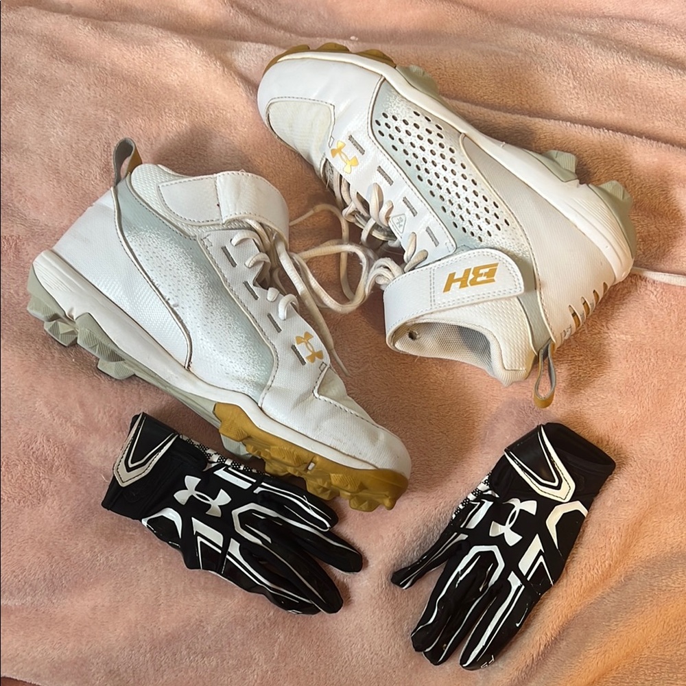 Under Armour White and Gold Baseball Cleats with Black Gloves